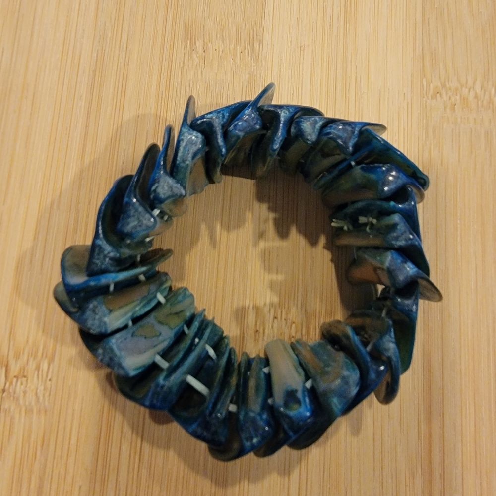Blue Shell Bracelet - Picture 4 of 6